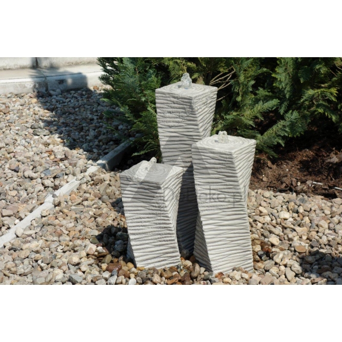 Fontanna z betonu - 3 słupki 