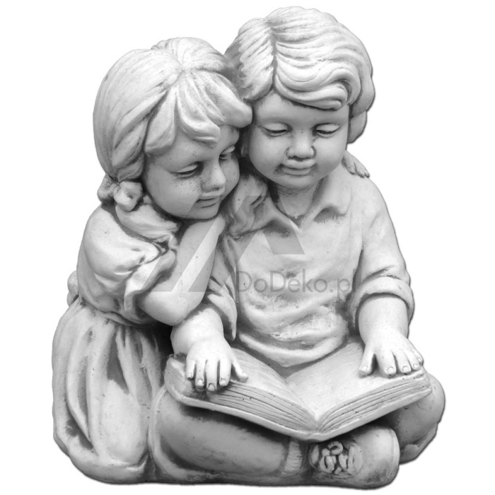 Rzeźba dzieci z książką - figura dekoracyjna z betonu